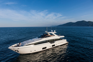 ferretti yachts 960